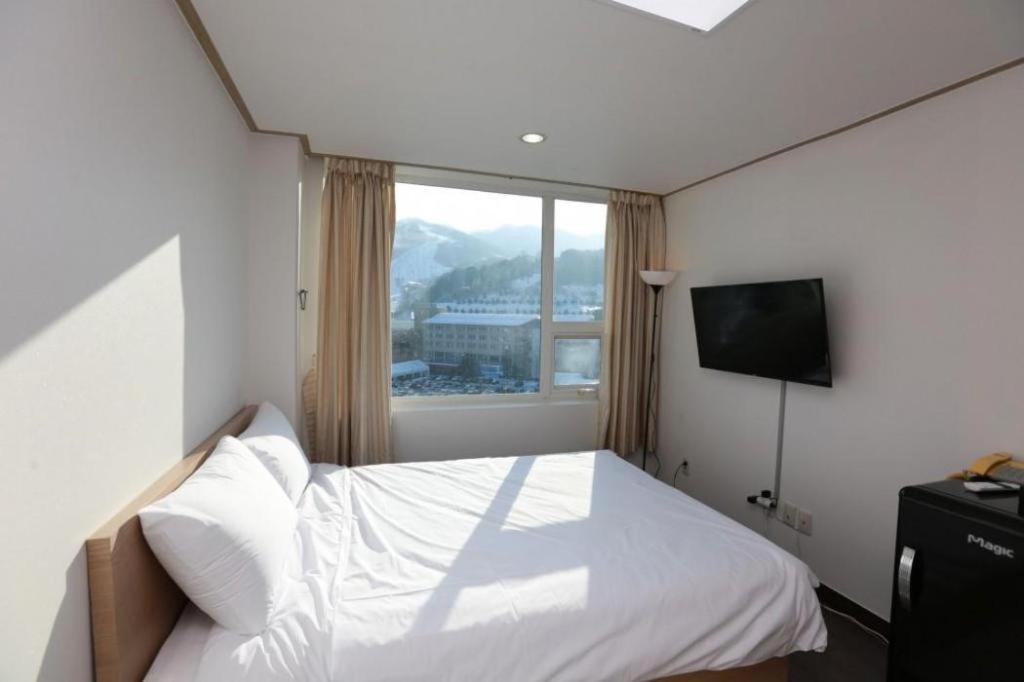 平昌白雪旅馆酒店 外观 照片